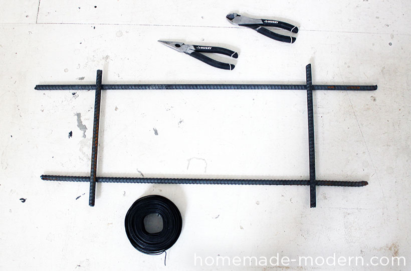 HomeMade Modern DIY EP40 Concrete + Iron Bar Table Step 5
