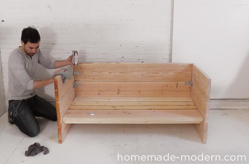 http://homemade-modern.com/wp-content/uploads/2015/ep66/hmm_ep66_boxsofa_step7.jpg