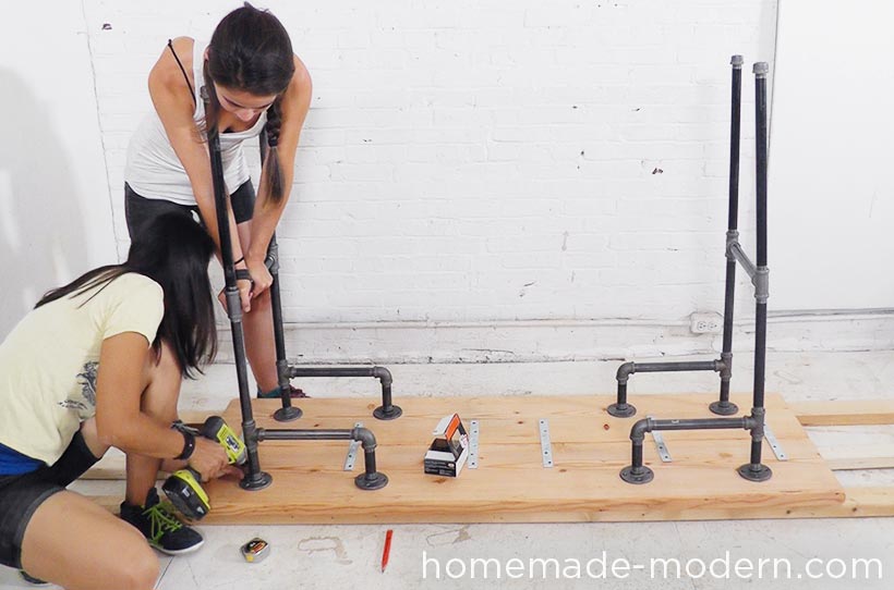 HomeMade Modern DIY EP74 Standing Desk Step 6