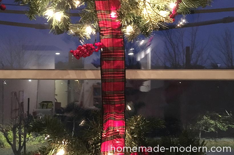 HomeMade Modern DIY holiday workshop wreath project with The Home Depot